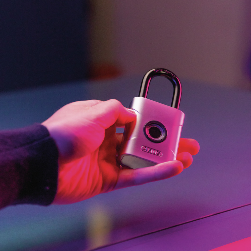 Abus Touch™ 57 Fingerprint sensor with finger approaching